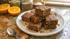 Tortino canapa, teff e cocco all’arancia: lo snack morbido da colazione