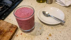 Smoothie alle ciliegie con chia e spinaci: cremoso, fresco e senza zuccheri aggiunti