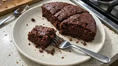 Torta di castagne e cacao: soffice, profumata e naturalmente dolce con il miele