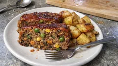 Polpettone vegetariano di lenticchie al forno: morbido dentro, crosticina fuori