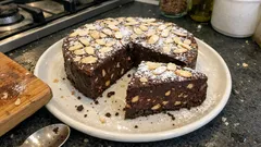 Torta fredda mandorle e cioccolato: si prepara in 10 minuti e si taglia perfetta