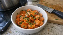 Carote bollite perfette: 10 minuti e il trucco dell’acqua e ghiaccio