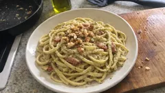 Linguine al pesto di noci: cremose e pronte in pochi passaggi